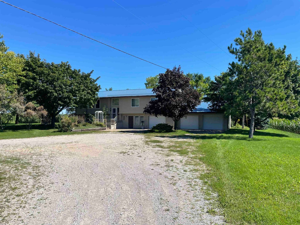 Photo of 8593 S Clare Ave Avenue, Clare, MI 48617 (MLS # 50221669)