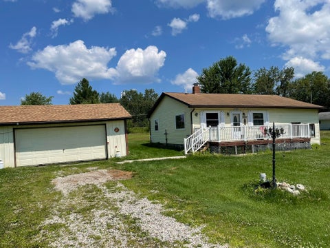 Photo of 3557 Coveview Drive, Lupton, MI 48635 (MLS # 80067201)
