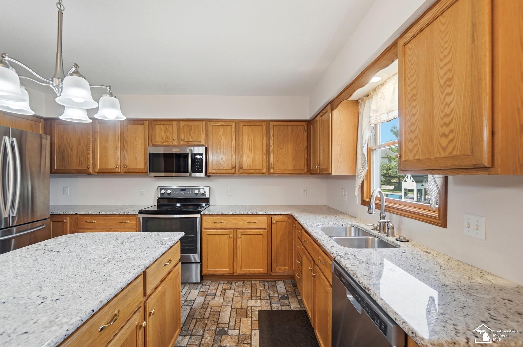 2572 Chapel Creek Drive