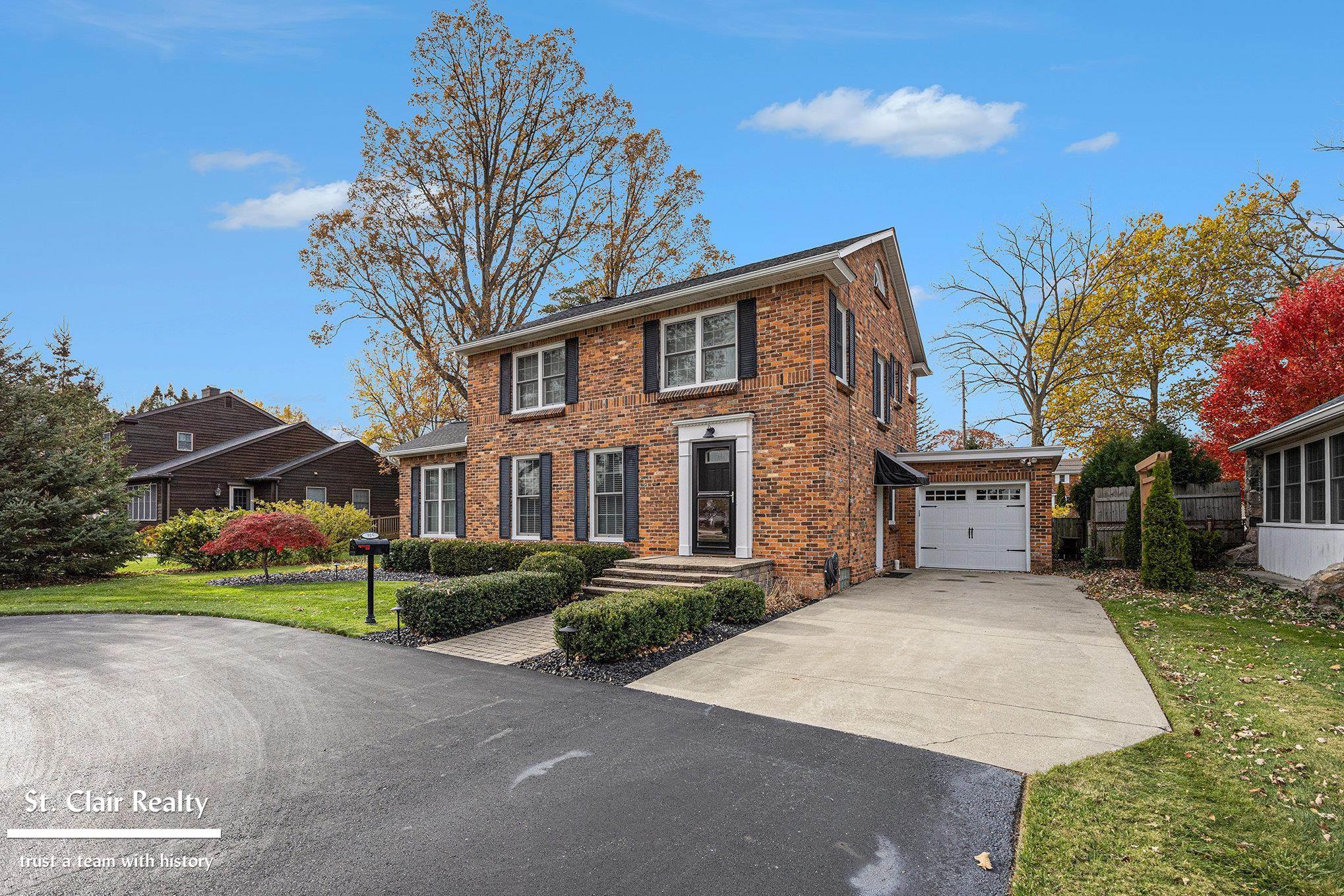 915 N Riverside Avenue