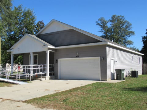 Photo of 434 Abbey Street, Muskegon, MI 49442 (MLS # 70563846)