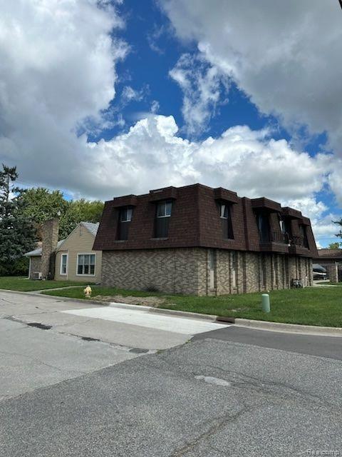 1724 S CUSTER Road