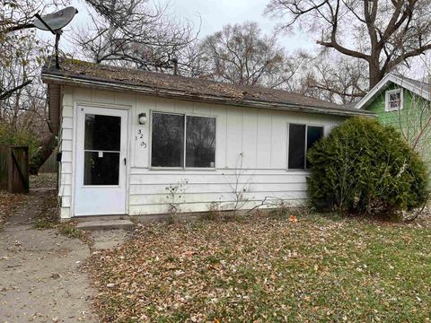 Photo of 3205 Holly Avenue, Flint, MI 48506 (MLS # 50192337)