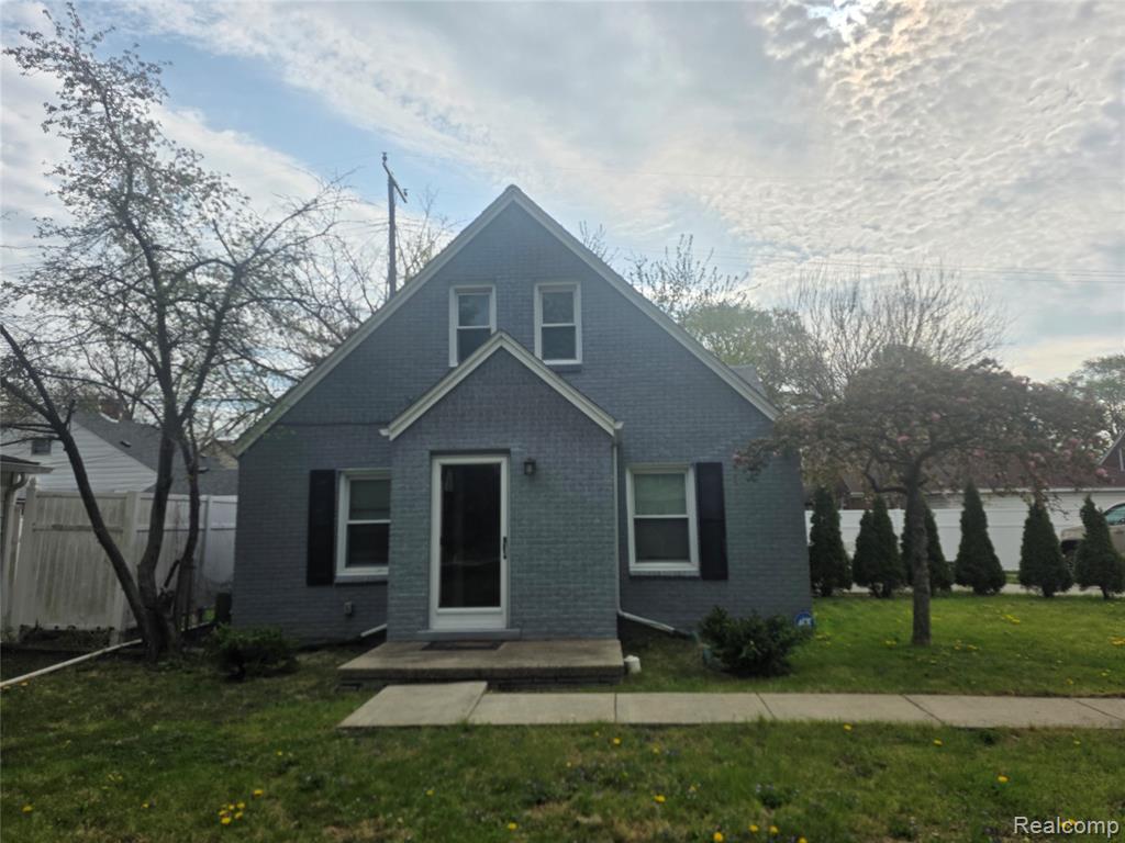 21958 Birchwood Avenue