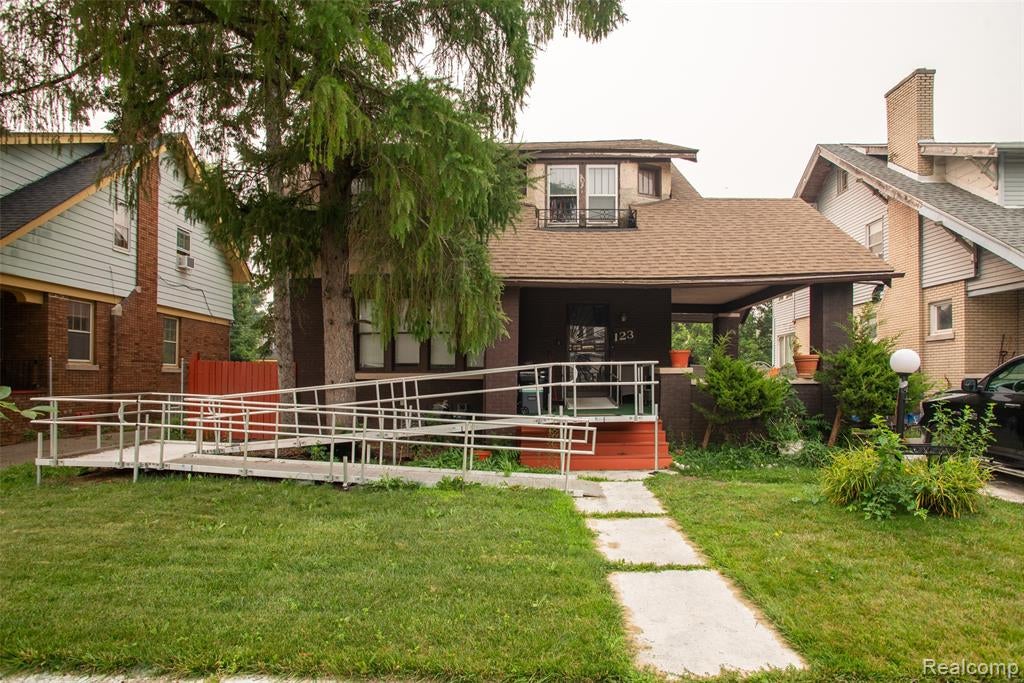 123 Moss Street