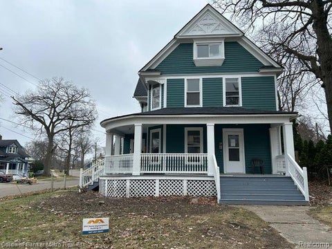 Photo of 82 PALMER Avenue, Pontiac, MI 48341 (MLS # 60994473)