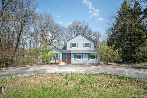 Photo of 4277 Tux Lane, Milford, MI 48380 (MLS # 60987159)