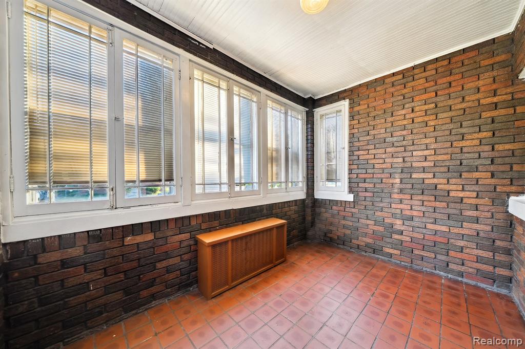 Highland Park, Michigan 48203, United States, 2 Bedrooms Bedrooms, ,1 BathroomBathrooms,Residential,Active,192831