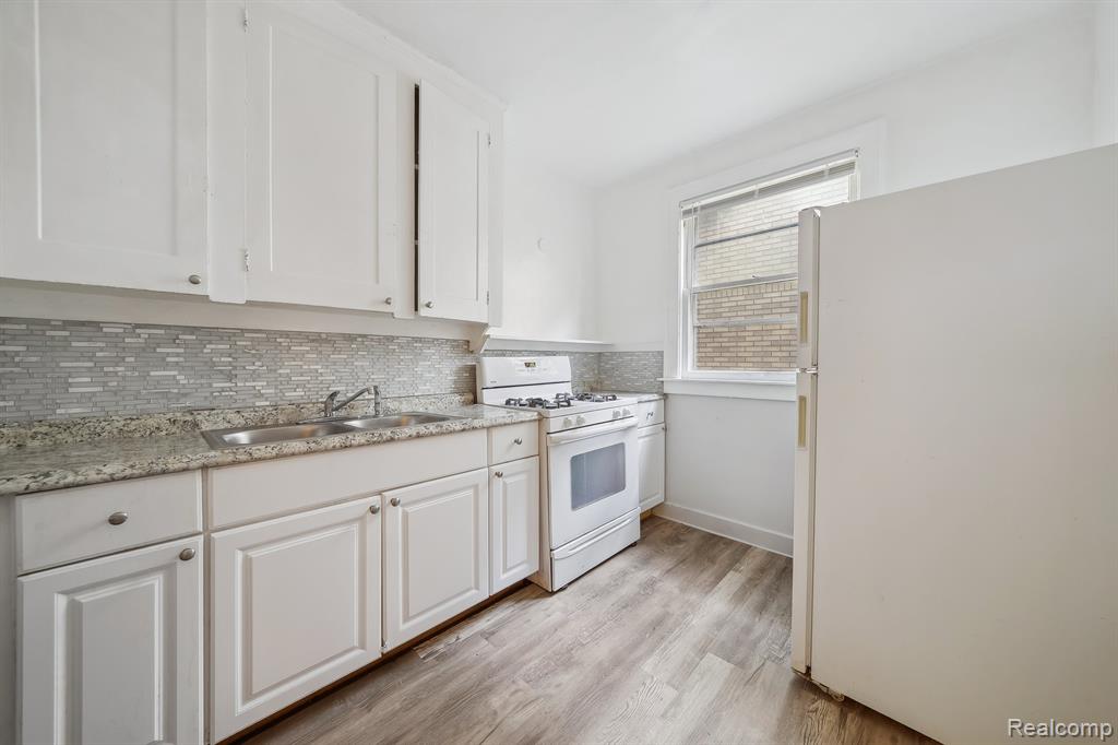 Highland Park, Michigan 48203, United States, 2 Bedrooms Bedrooms, ,1 BathroomBathrooms,Residential,Active,192831