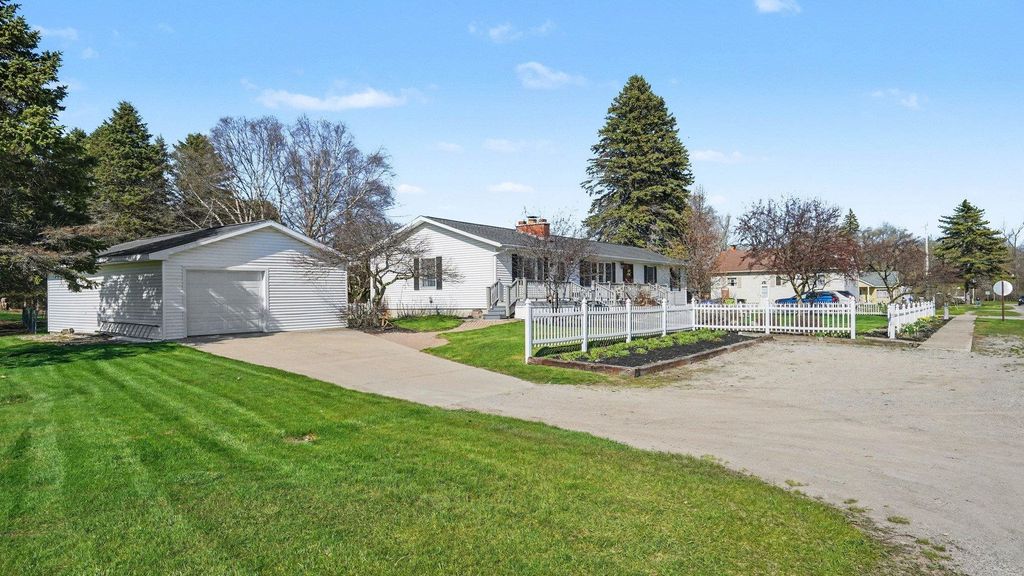 Photo of 107 North Street, Pinconning, MI 48650 (MLS # 50205661)