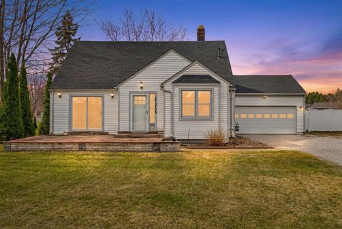 Photo of 27340 Telstar Street, Chesterfield, MI 48051 (MLS # 70522561)