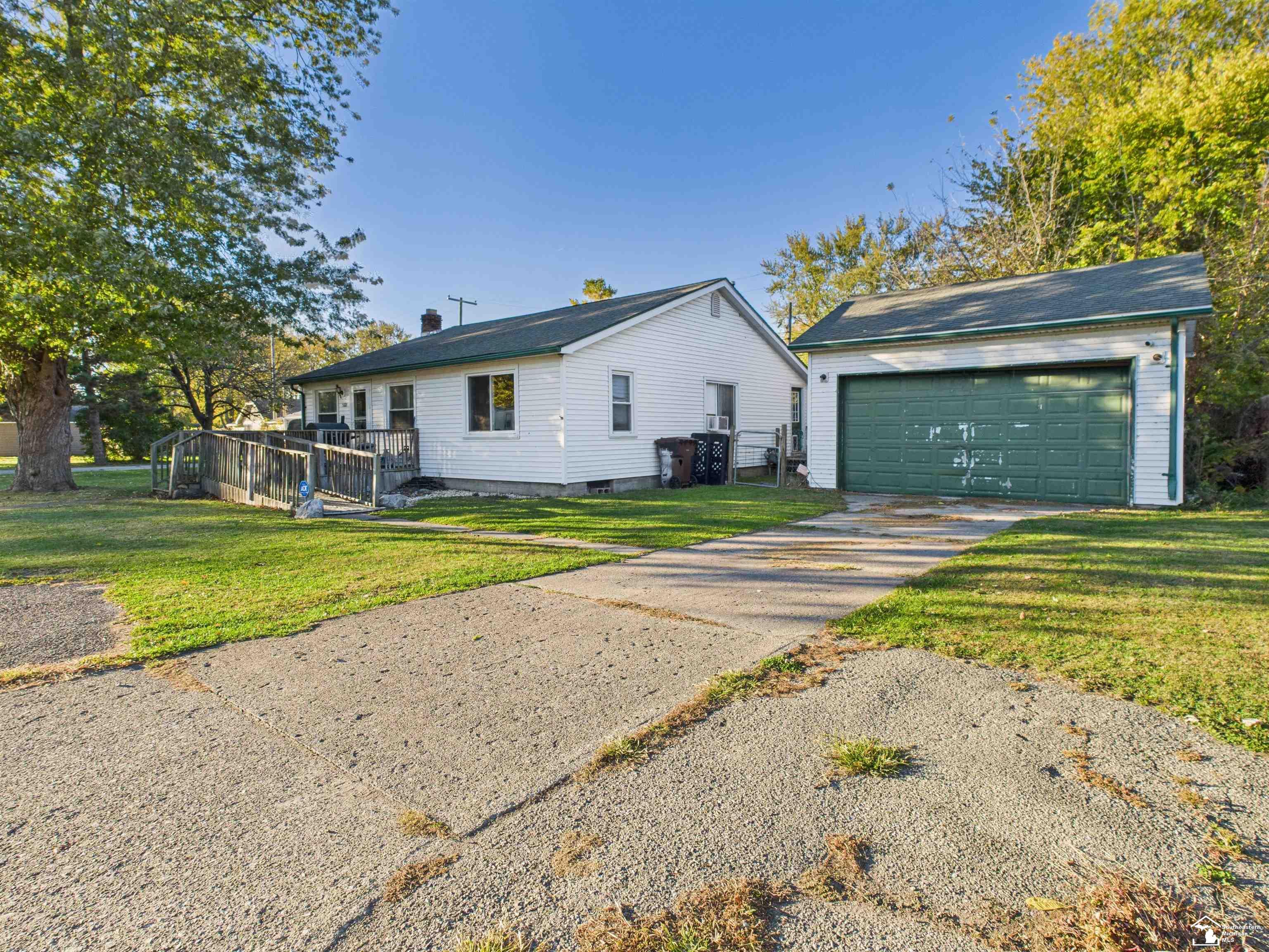 5601 Parkview Street