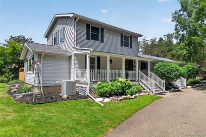 Properties Available 107 - 107 1437 E Cook Road Grand Blanc MI 48439