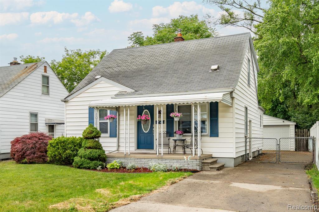 Royal Oak, Michigan 48073, United States, 4 Bedrooms Bedrooms, ,2 BathroomsBathrooms,Residential,Active,192828