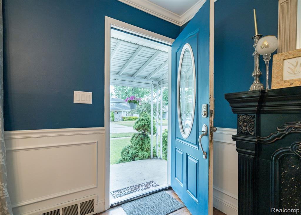 Royal Oak, Michigan 48073, United States, 4 Bedrooms Bedrooms, ,2 BathroomsBathrooms,Residential,Active,192828