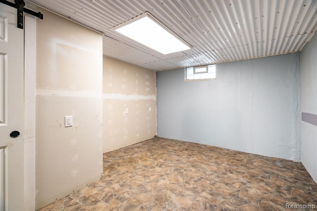 Royal Oak, Michigan 48073, United States, 4 Bedrooms Bedrooms, ,2 BathroomsBathrooms,Residential,Active,192828