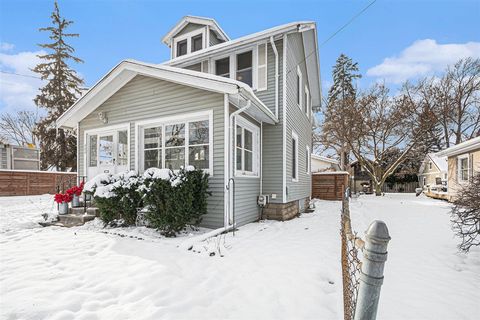 Photo of 406 S Webster Street, Jackson, MI 49203 (MLS # 70507880)