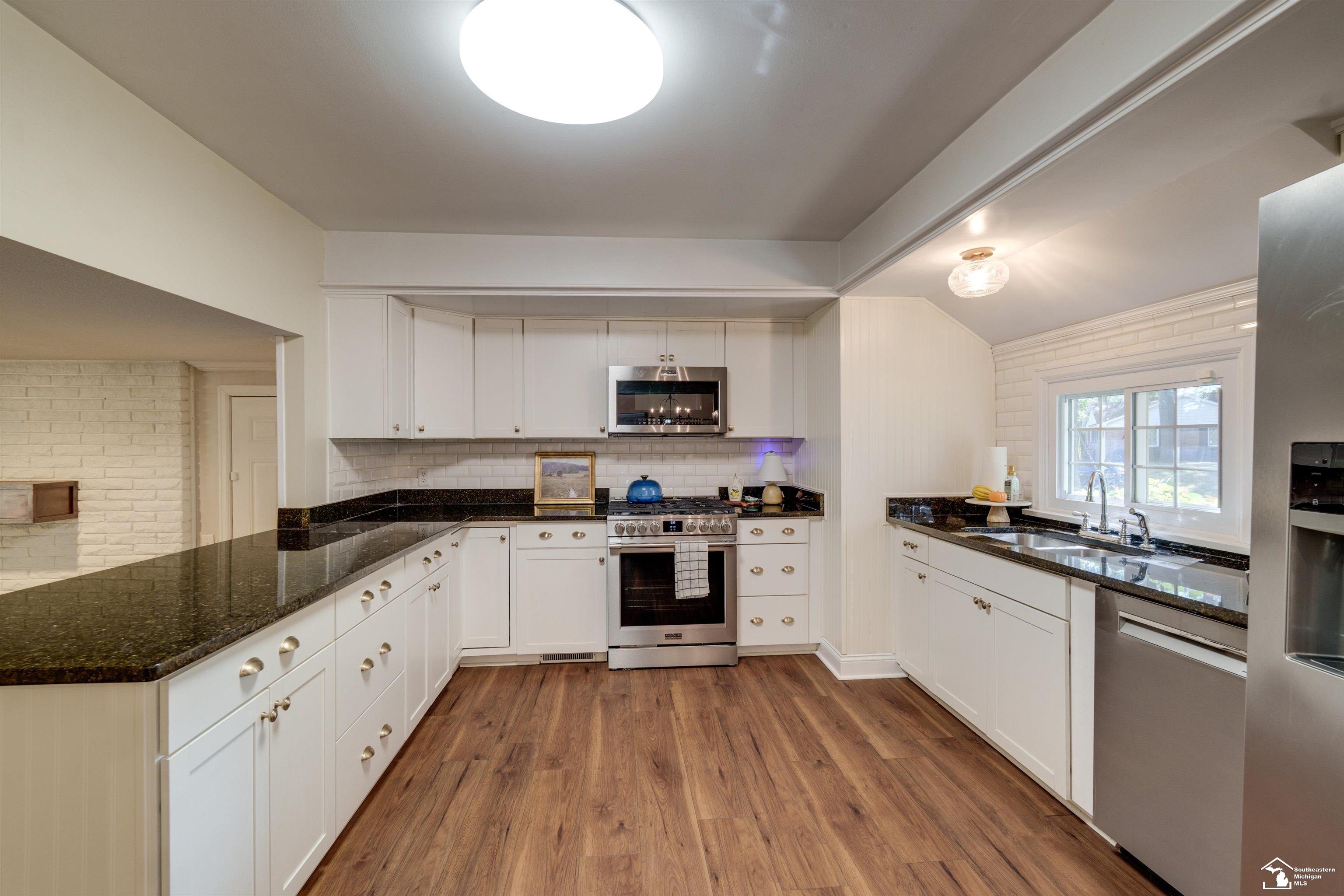 7986 Mohawk Trail