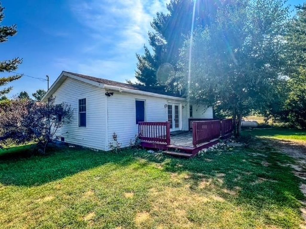 Photo of 8710 E Townline Lake Road, Harrison, MI 48625 (MLS # 50178903)