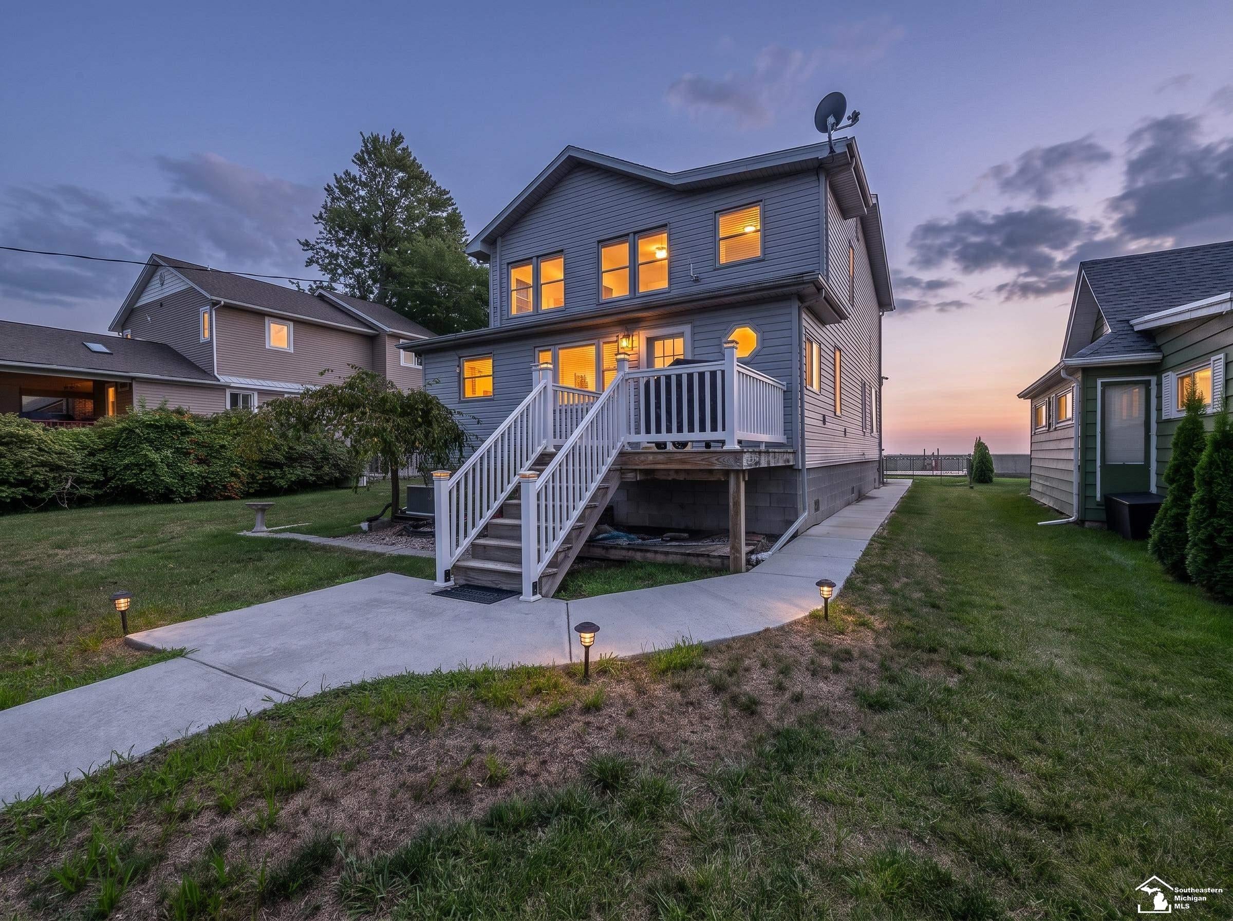 2912 Lakeshore Drive