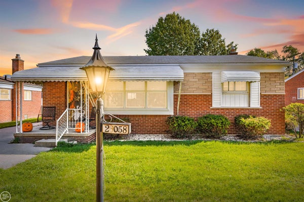 26058 LA SALLE CT, ROSEVILLE, MI 48066 - Image 18959614aa5aa57f9cbbdeb5d243287e/1407878218