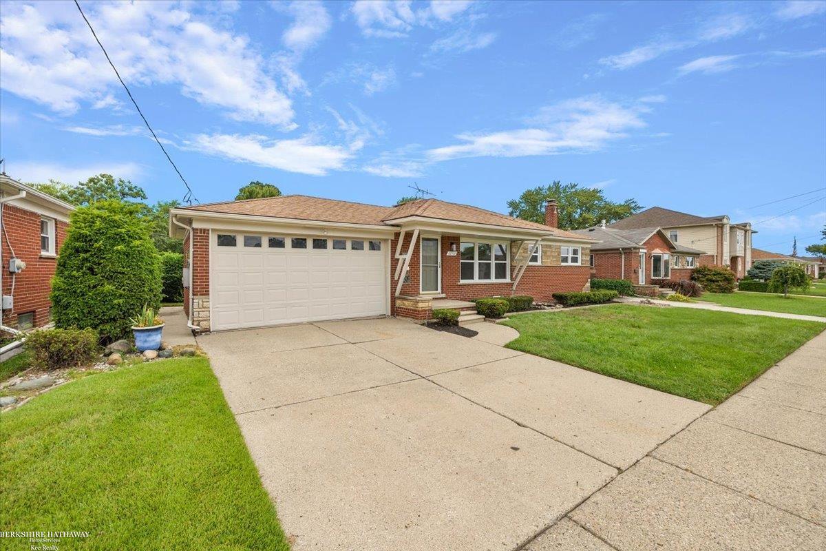 Saint Clair Shores, Michigan 48081, United States, 3 Bedrooms Bedrooms, ,3 BathroomsBathrooms,Residential,Active,196740