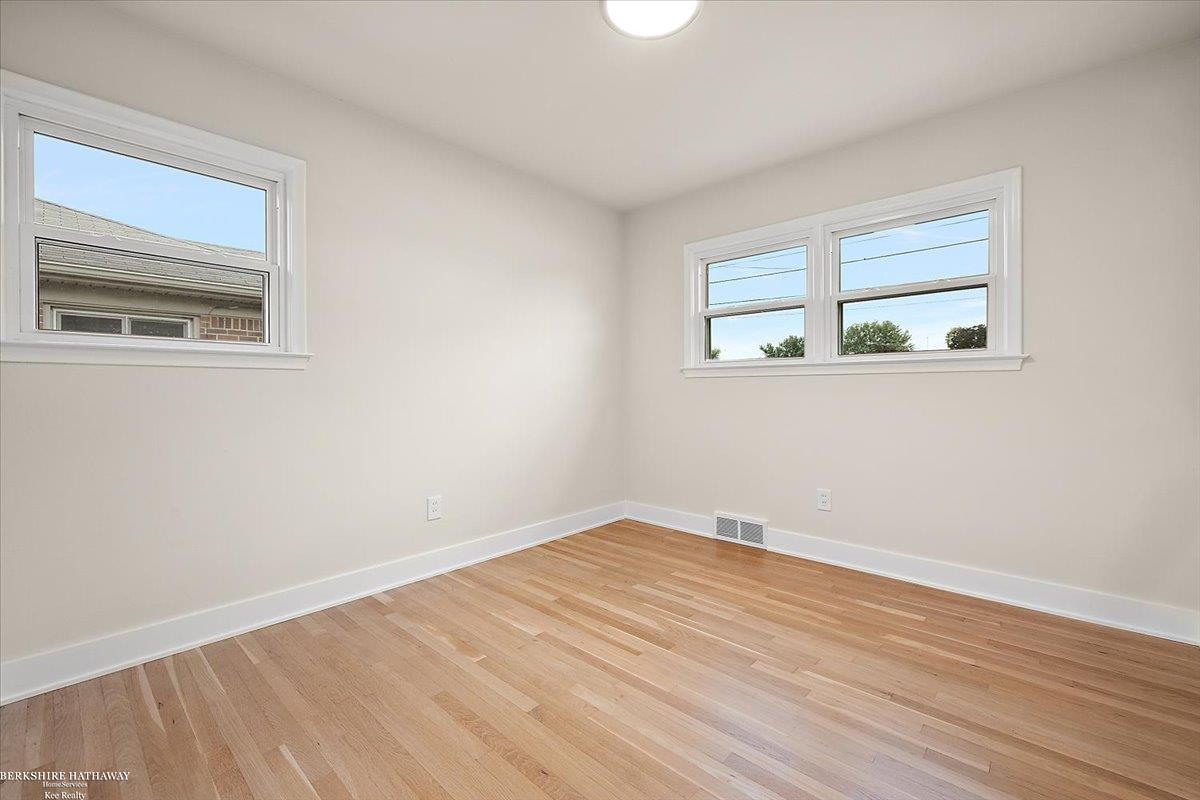 Saint Clair Shores, Michigan 48081, United States, 3 Bedrooms Bedrooms, ,3 BathroomsBathrooms,Residential,Active,196740