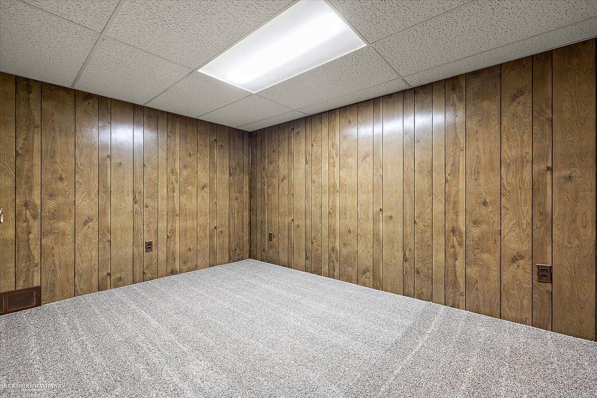 Saint Clair Shores, Michigan 48081, United States, 3 Bedrooms Bedrooms, ,3 BathroomsBathrooms,Residential,Active,196740