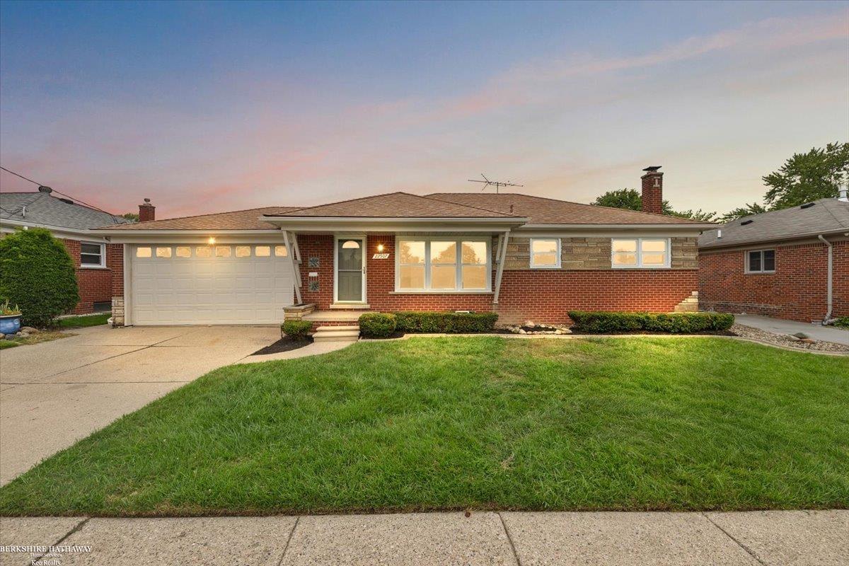 Saint Clair Shores, Michigan 48081, United States, 3 Bedrooms Bedrooms, ,3 BathroomsBathrooms,Residential,Active,196740