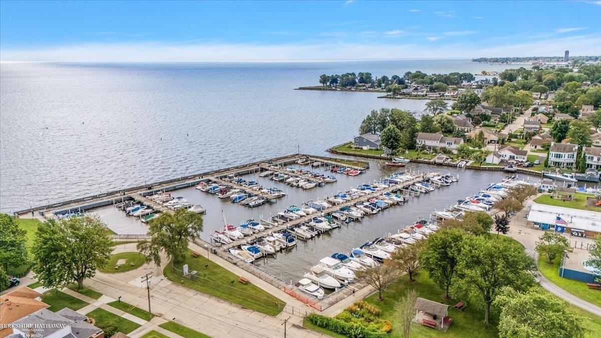 Saint Clair Shores, Michigan 48081, United States, 3 Bedrooms Bedrooms, ,3 BathroomsBathrooms,Residential,Active,196740