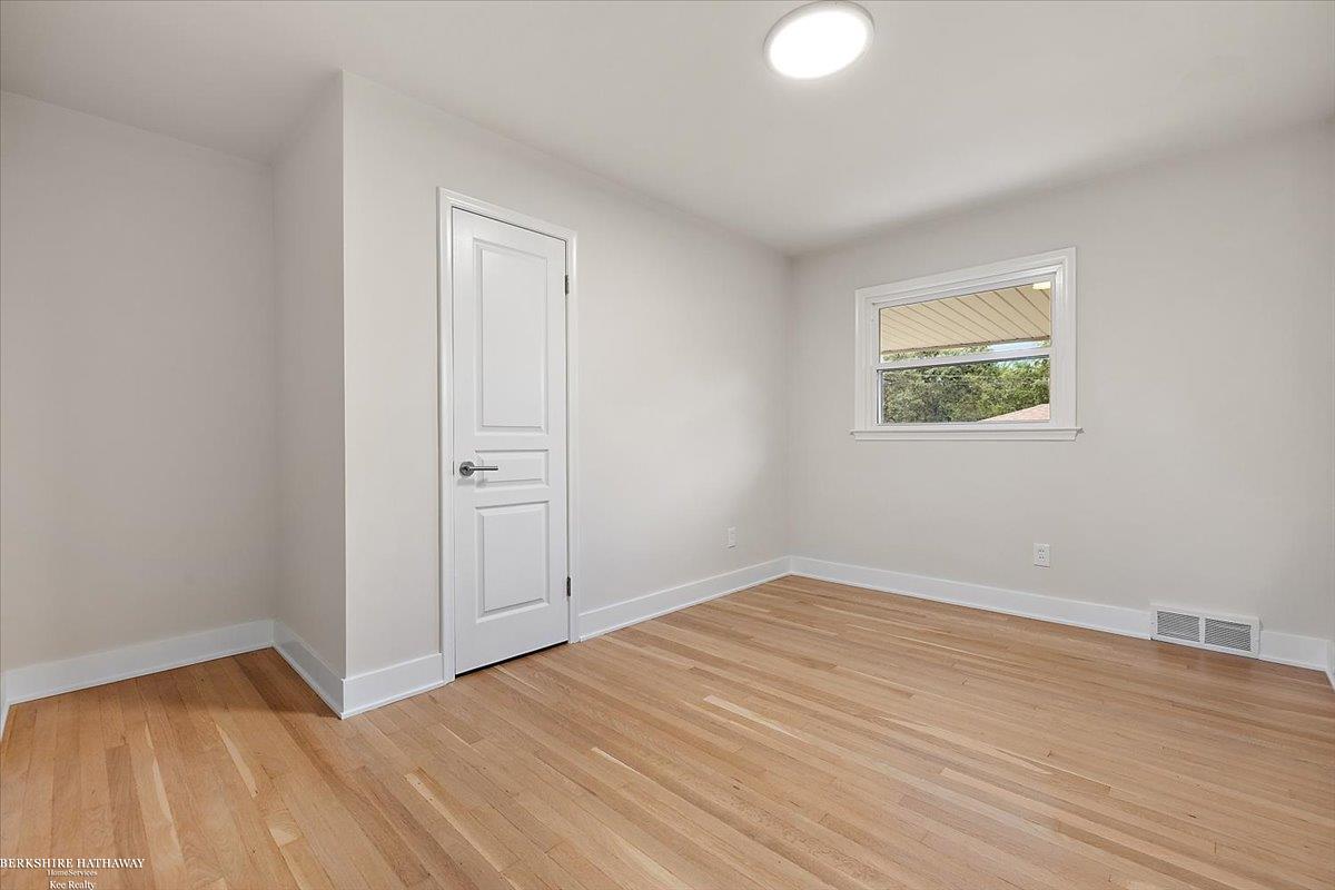 Saint Clair Shores, Michigan 48081, United States, 3 Bedrooms Bedrooms, ,3 BathroomsBathrooms,Residential,Active,196740