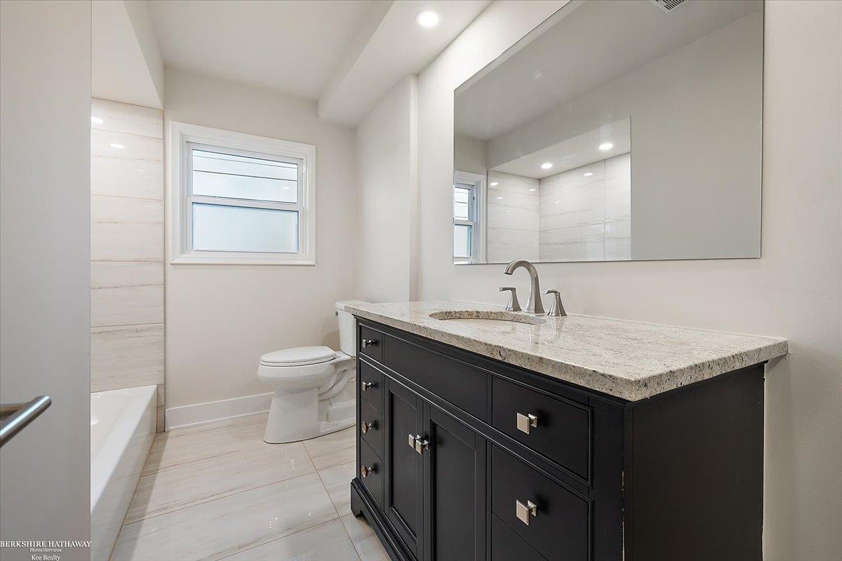 Saint Clair Shores, Michigan 48081, United States, 3 Bedrooms Bedrooms, ,3 BathroomsBathrooms,Residential,Active,196740