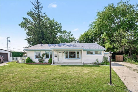 Photo of 29655 Winter Court, Garden City, MI 48135 (MLS # 61011458)