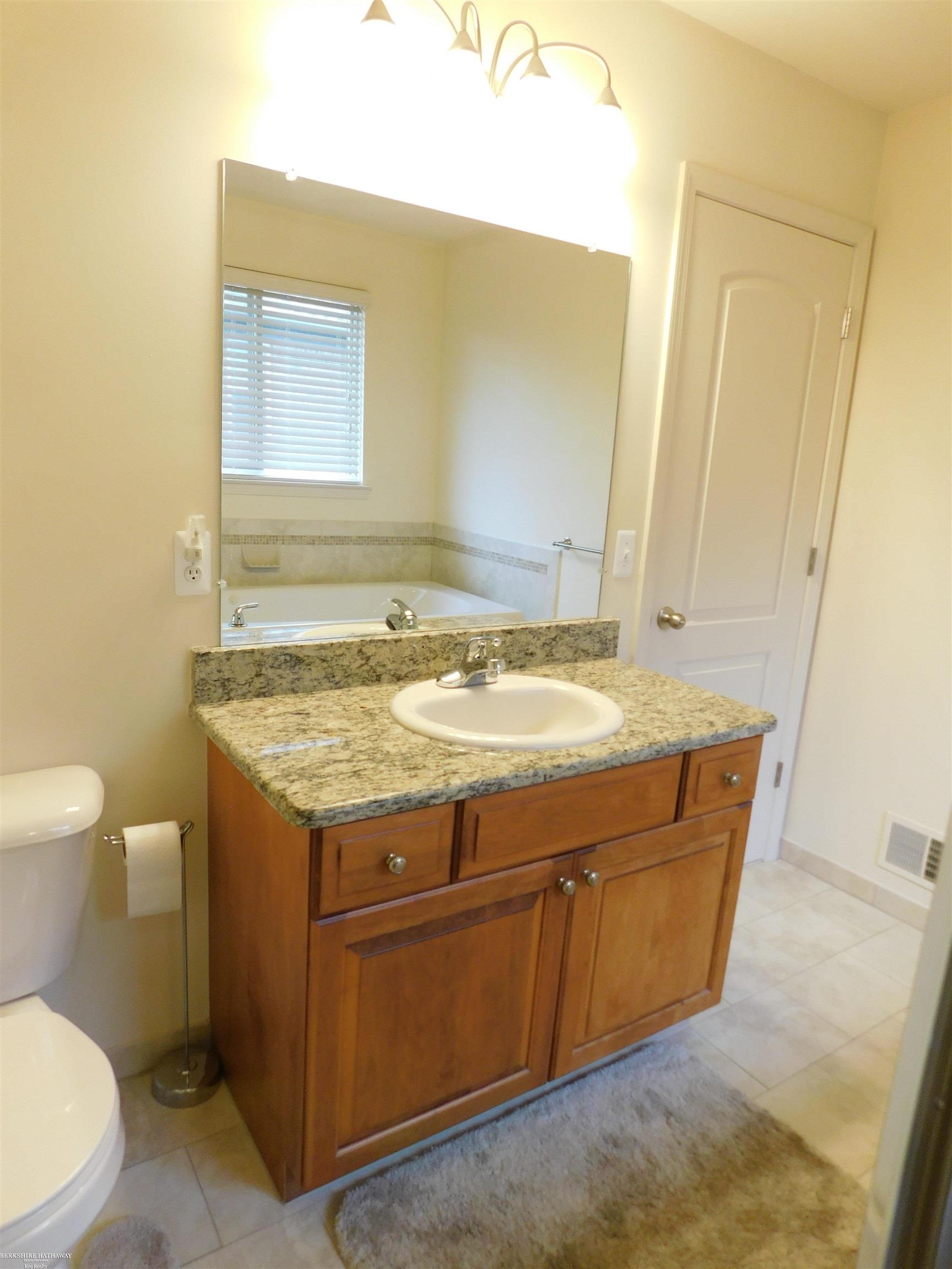 Macomb, Michigan 48042, United States, 3 Bedrooms Bedrooms, ,3 BathroomsBathrooms,Residential,Active,196859