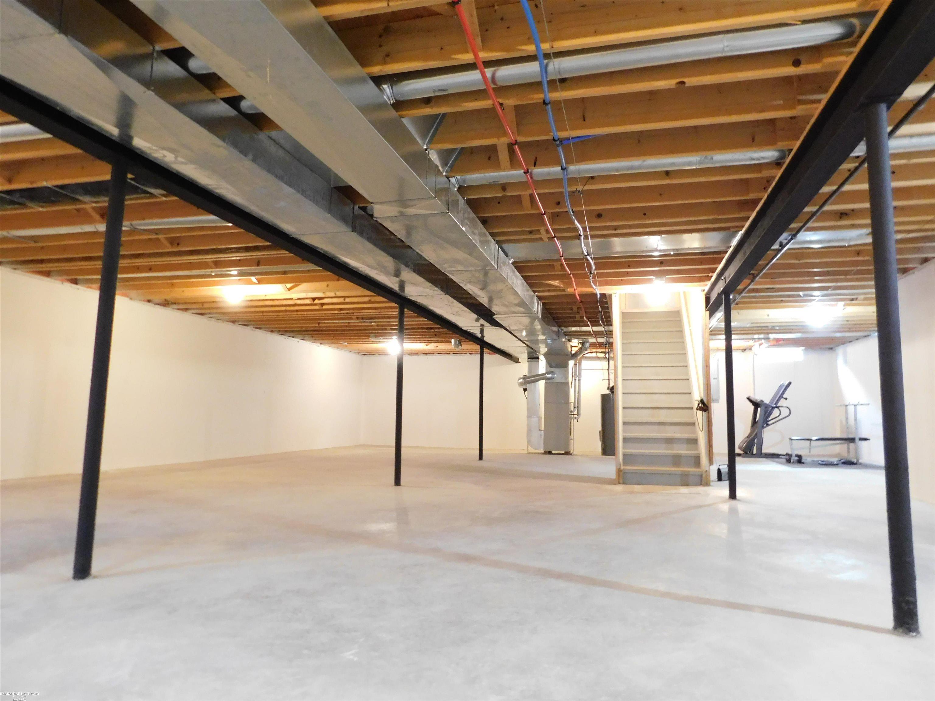 Macomb, Michigan 48042, United States, 3 Bedrooms Bedrooms, ,3 BathroomsBathrooms,Residential,Active,196859