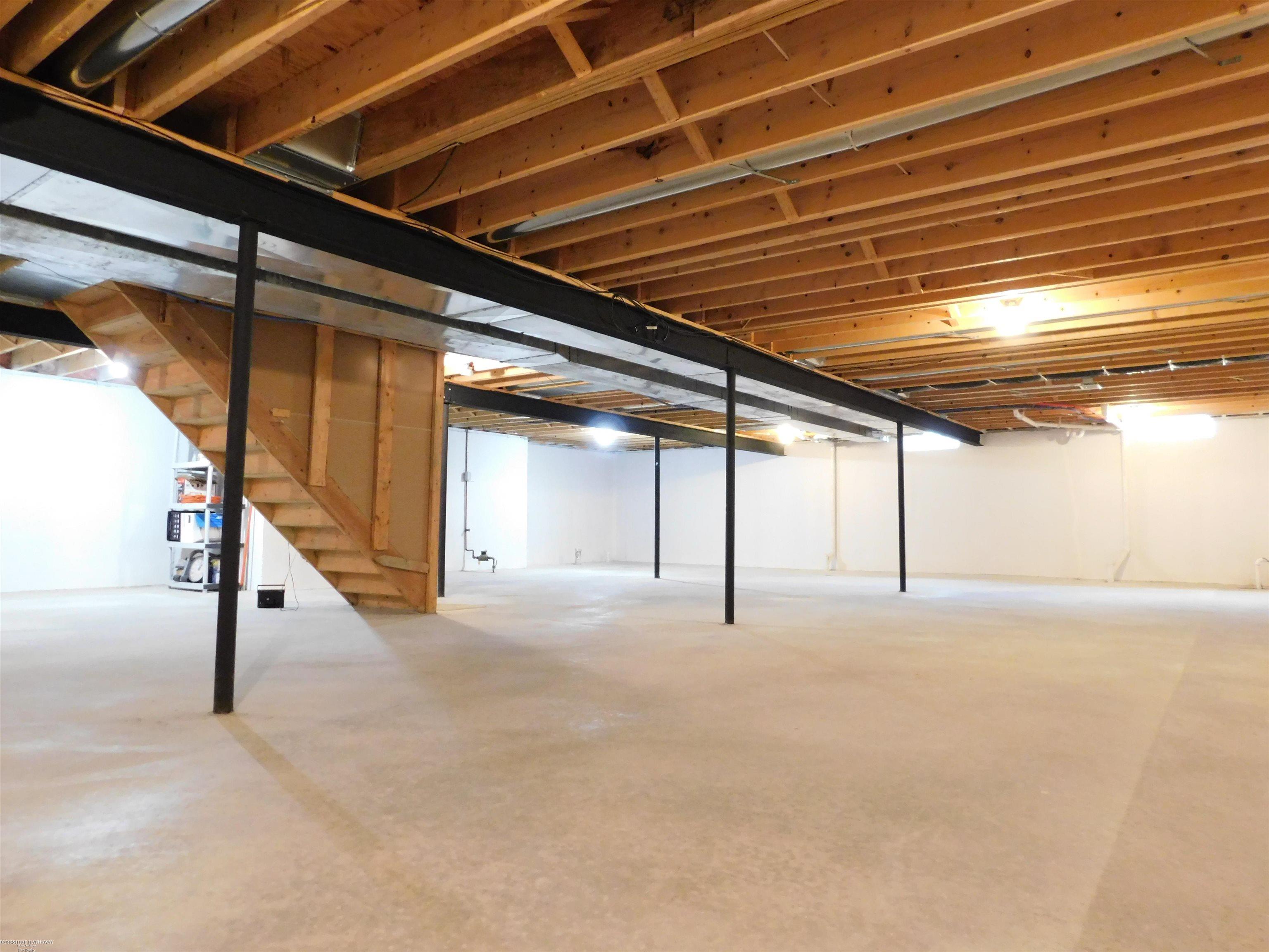 Macomb, Michigan 48042, United States, 3 Bedrooms Bedrooms, ,3 BathroomsBathrooms,Residential,Active,196859