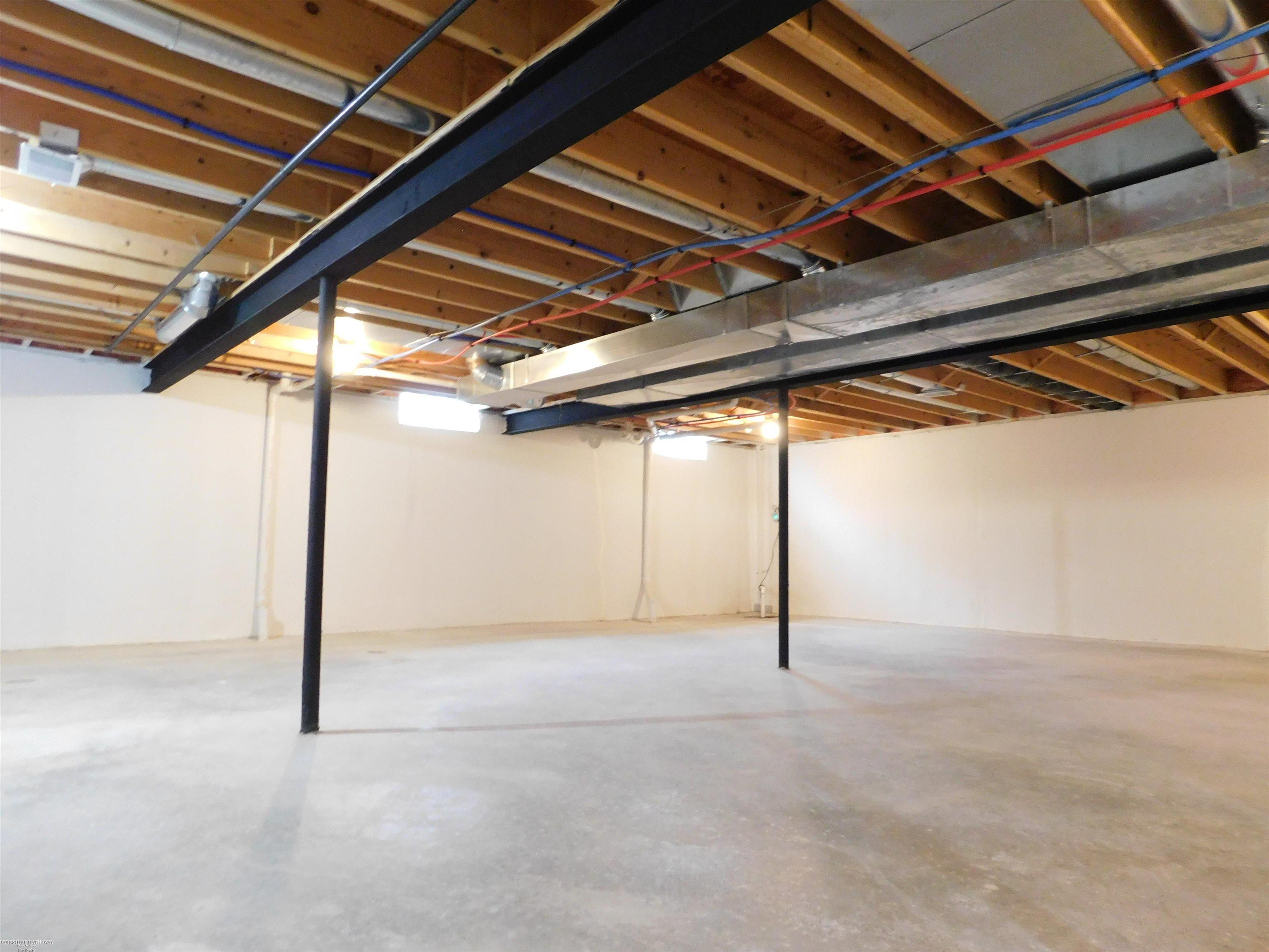 Macomb, Michigan 48042, United States, 3 Bedrooms Bedrooms, ,3 BathroomsBathrooms,Residential,Active,196859