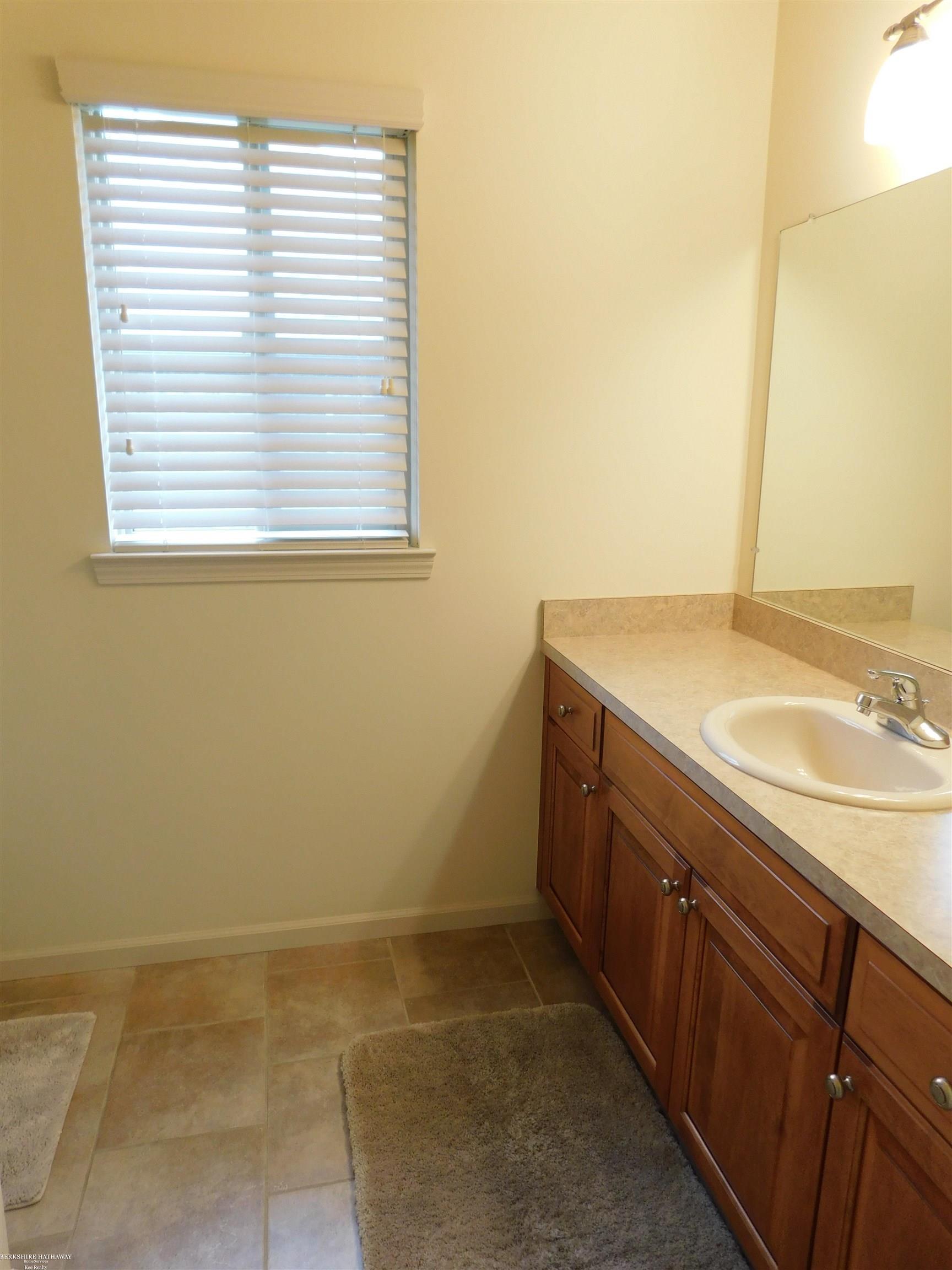 Macomb, Michigan 48042, United States, 3 Bedrooms Bedrooms, ,3 BathroomsBathrooms,Residential,Active,196859