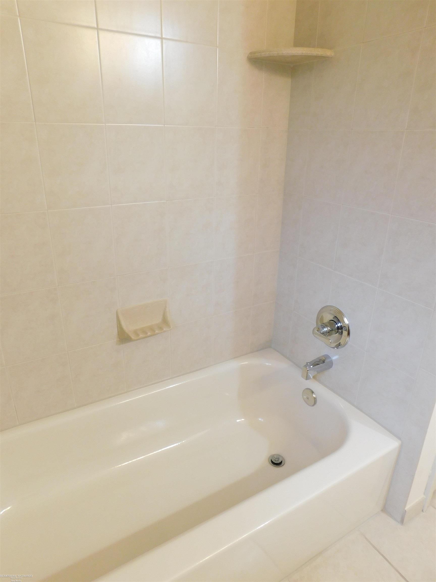 Macomb, Michigan 48042, United States, 3 Bedrooms Bedrooms, ,3 BathroomsBathrooms,Residential,Active,196859