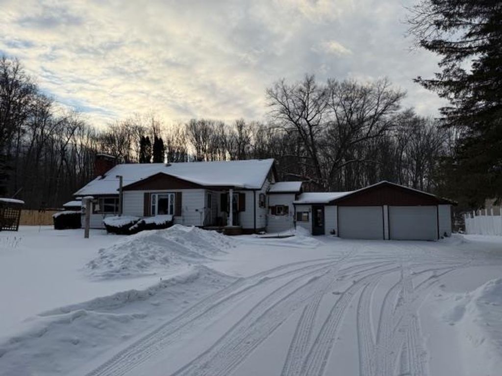 Photo of 7163 N Clare Avenue, Harrison, MI 48625 (MLS # 50199307)
