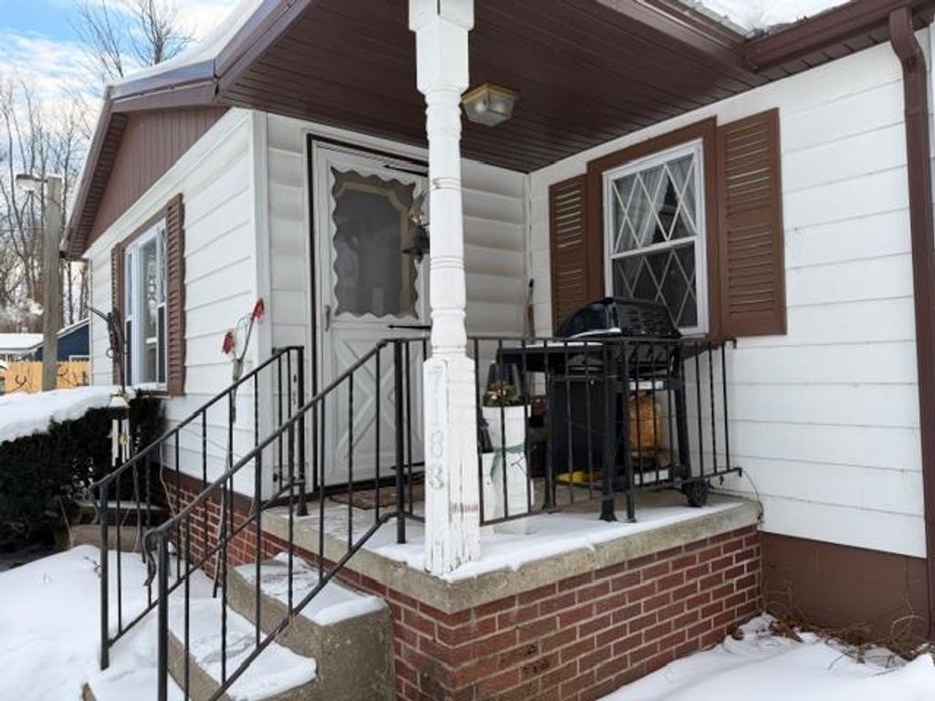 Photo of 7163 N Clare Avenue, Harrison, MI 48625 (MLS # 50199307)