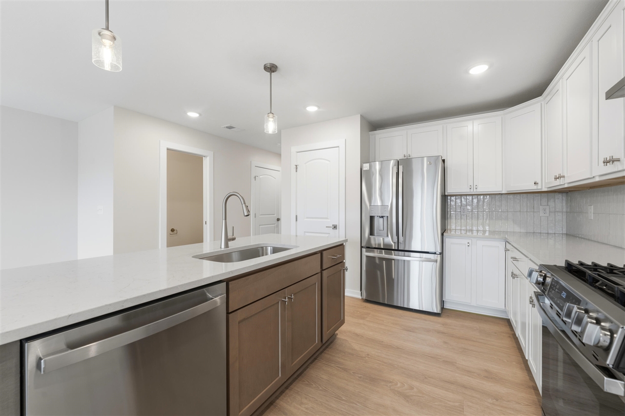 908 Indiana Avenue 11