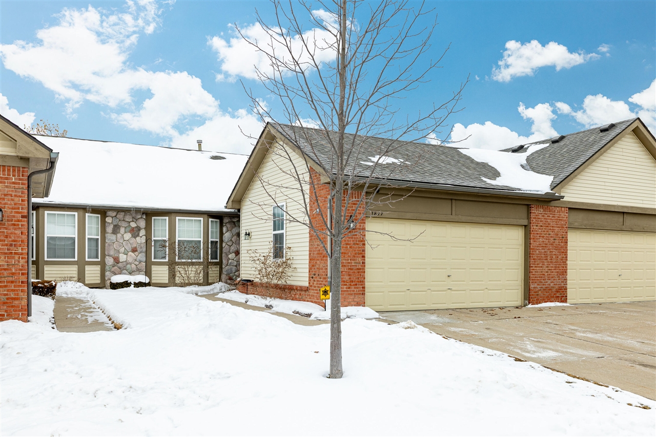 1877 N Kenwyck Drive