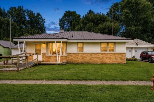130 GAIGE ST, CROSWELL, MI 48422 - Image 1a2c61ff9bc39b0de4fbfbec63ef905b/3704768509