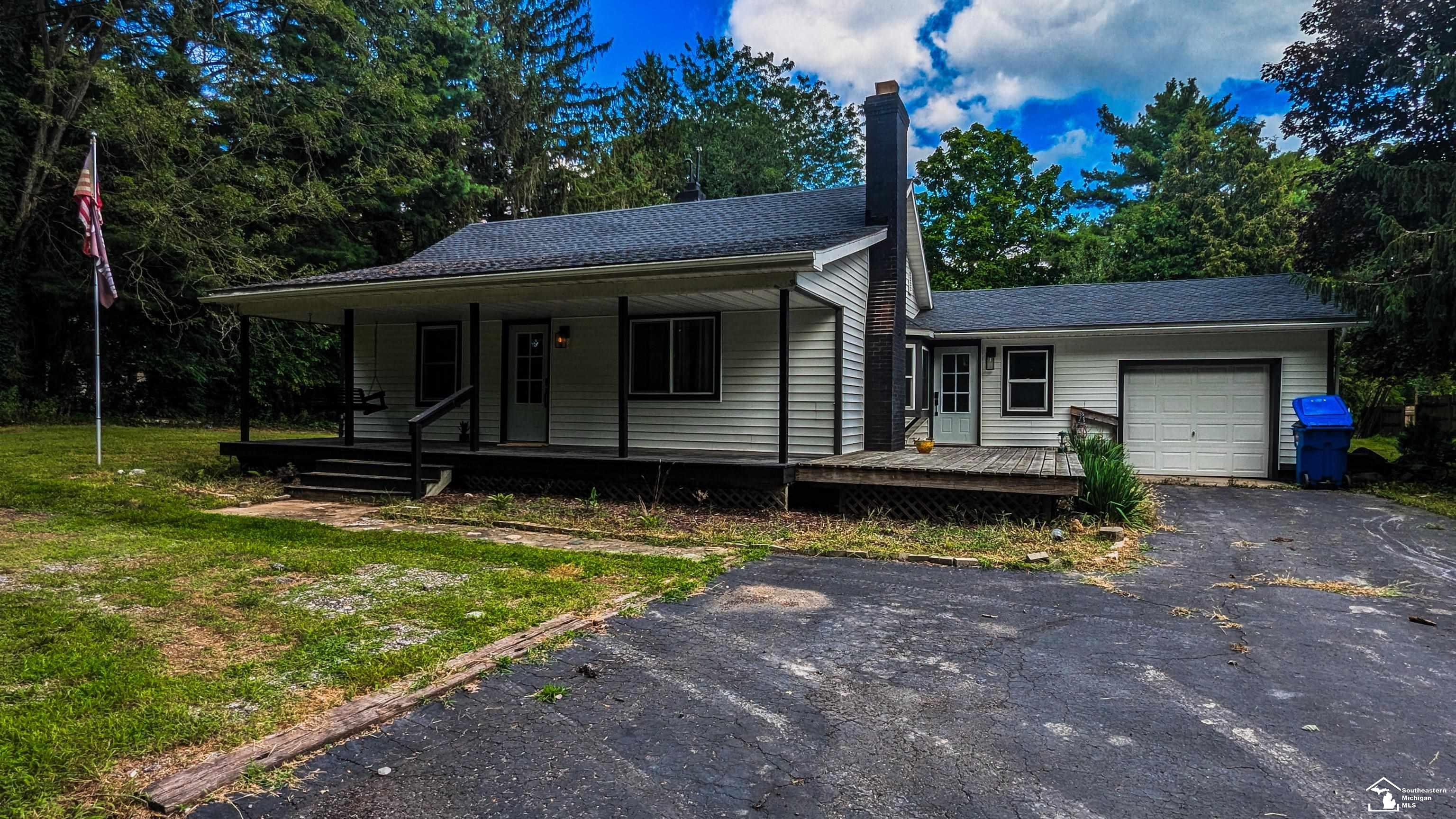 2761 Lowe Road