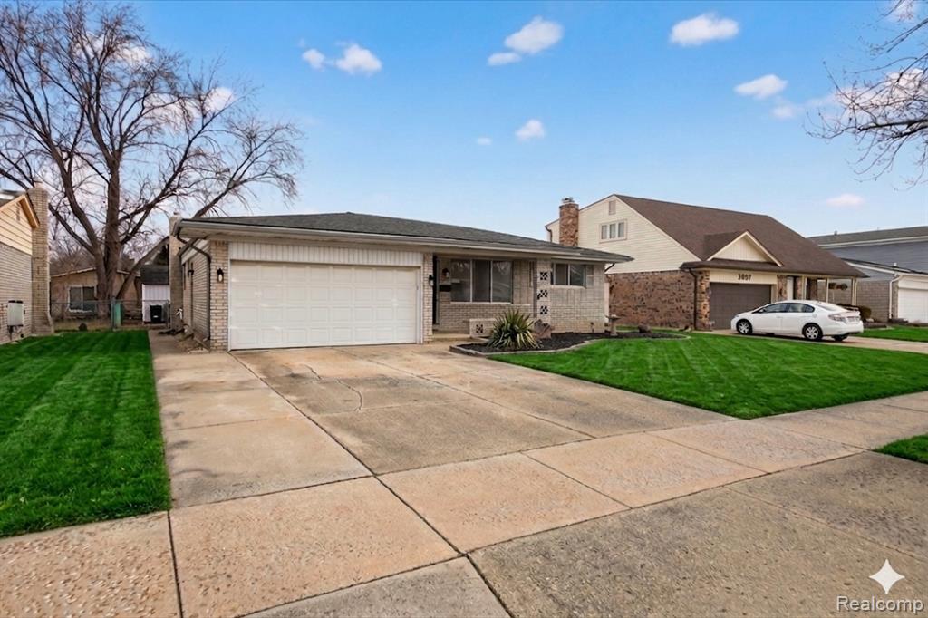 2995 Groves Drive