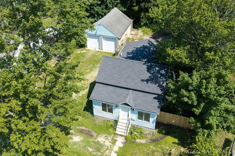 Photo of 700 Oak Avenue, Muskegon, MI 49442 (MLS # 70541663)