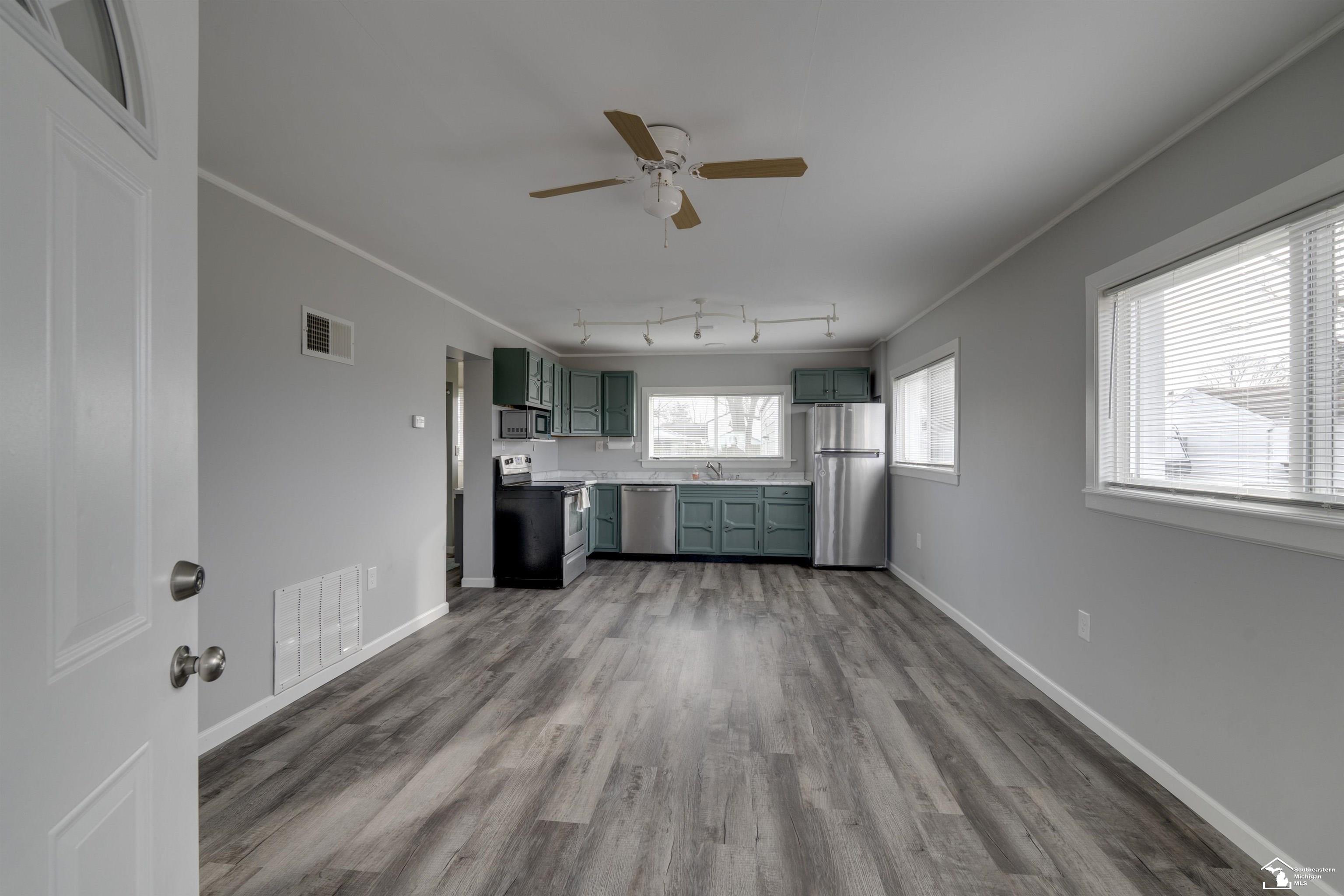 965 Streetman Street