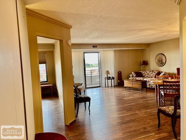 3611 Country Club Drive 89