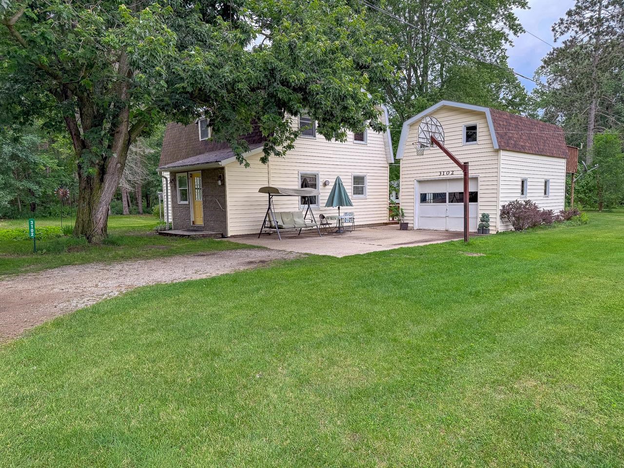 3102 W Saginaw Road